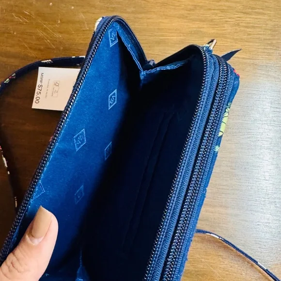 Vera Bradley all in one crossbody - Picture 9 of 9